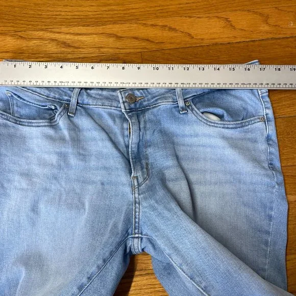 Levi's Women's Light Blue Skinny Jeans - Picture 4 of 11